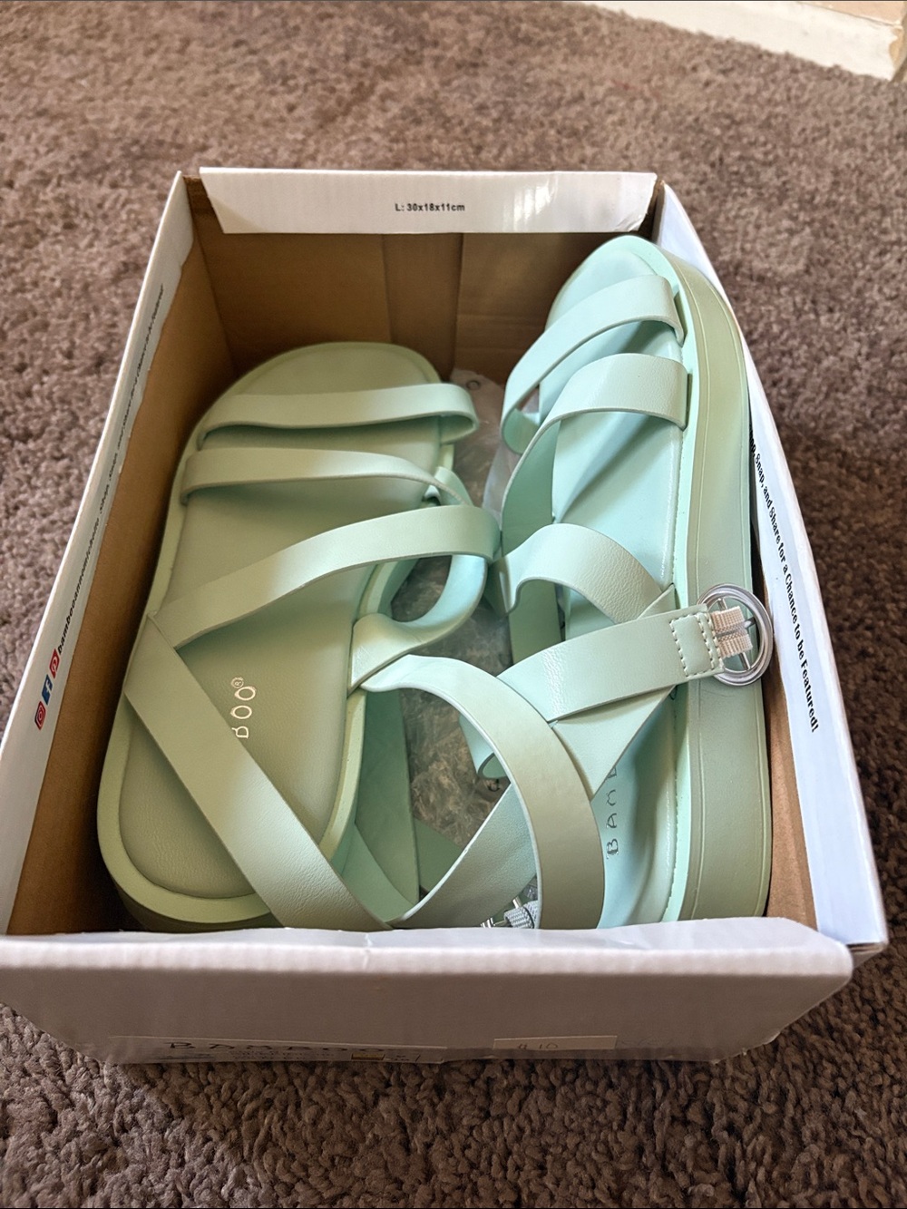 Strappy Women's Sandals in Light Mint